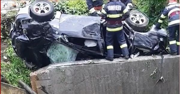 Doi morţi şi doi răniţi grav în urma unui groaznic accident petrecut în Bacău