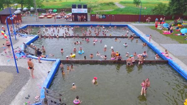 Băile de la Ideciu de Jos, oază de linişte şi sănătate: Este fantastic să simţi mirosul pădurii, al apei, al sulfului, al sării. Totul e la superlativ