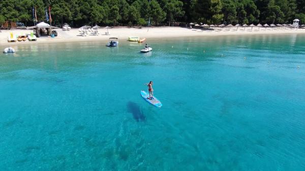 Cum ne putem feri de "ţepele" agenţiilor de turism. Preţul scăzut e un indicator serios: "Clar e ceva dubios, vrea să facă rost de cash"