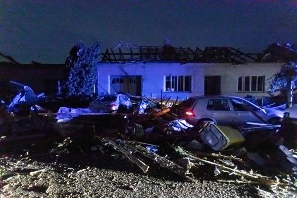 Imaginile dezastrului, după tornada devastatoare din Cehia: "Parcă a venit Apocalipsa. Era sânge peste tot" - GALERIE FOTO