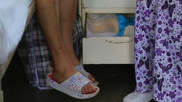 Curăţenie după neregulile din azilurile de bătrâni: "Noi suntem de mai bine de 10 ani aici şi nu am avut nicio reclamaţie"