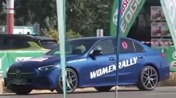 Cai putere şi frumuseţe la raliul dedicat femeilor. Doamnele au stăpânit fără probleme bolizii de sute de cai putere