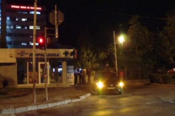 Poliţişti loviţi intenţionat de un şofer beat, la Huşi. Agenţii au fost luaţi rând pe rând pe capotă de bărbatul furios