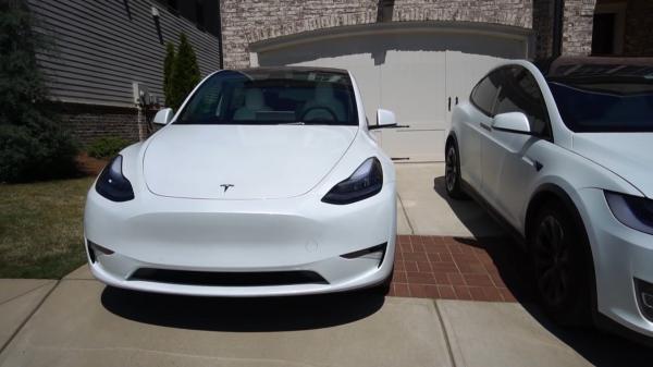 Partidul lui Victor Ponta a cumpărat o Tesla de 120.000 de euro, din bani publici. Fost trezorier: "N-a avut jucării în copilărie"