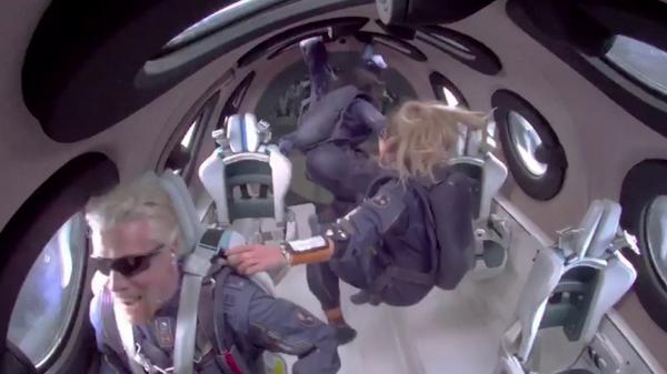 Am intrat în era turismului spațial privat. Peste 700 de oameni s-au înscris să zboare în spațiu cu Virgin Galactic