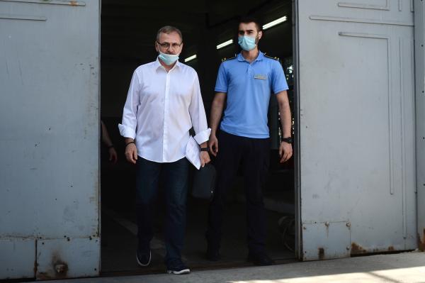 Liviu Dragnea nu poate răsufla uşurat în libertate. Două dosare grele l-ar putea arunca din nou după gratii. ”M-au vândut!”