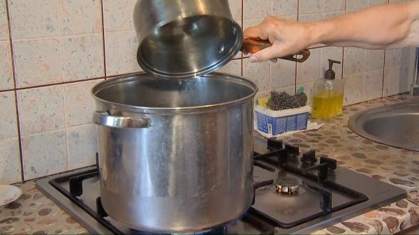 De la iarnă, sunt interzise întreruperile de căldură şi apă caldă. Nicuşor Dan a anunţat deja că nu va putea respecta legea