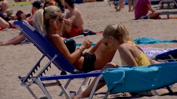 Cinci produse pentru protecție solară, retrase de pe piață. Testele indică prezenţa unei substanţe ce poate duce la apariţia cancerului