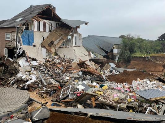 Mărturia unei românce, blocată în "infernul" din Germania: "Nu am văzut în viaţa mea aşa ceva". Centrul Europei, sub ape: peste 100 de morţi