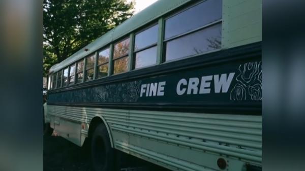 Trei tinere din Statele Unite au devenit cele mai bune prietene după ce au fost înşelate de acelaşi bărbat, în acelaşi timp