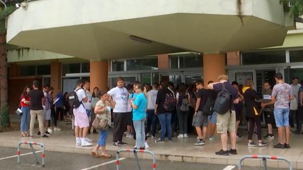 Înscrieri record, 12 candidaţi pe un loc la Facultatea de Informatică. Câţi bani poţi câştiga după ce termini studiile