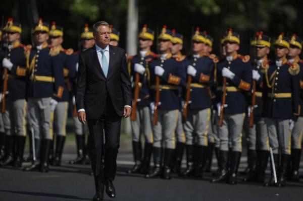 Klaus Iohannis, la retragerea armatei din Afganistan: "Aţi scris istorie, sunteţi eroii generaţiilor noastre şi suntem mândri de voi”