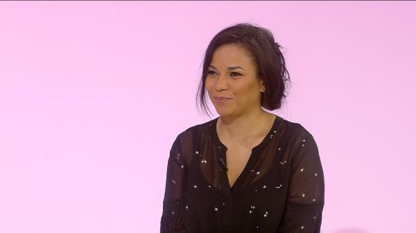 Nadine a luat BAC-ul şi va urma cursurile facultăţii de Psihologie, la 44 de ani. "Ziua în care nu învăţ e un timp pierdut"