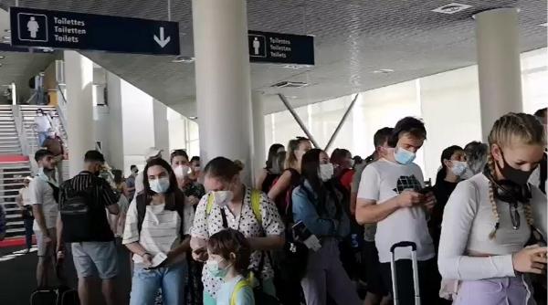 Românii blocaţi în Elveţia au ajuns într-un final acasă: "Am fost duşi la hotel, cazaţi, condiţiile foarte ok..."