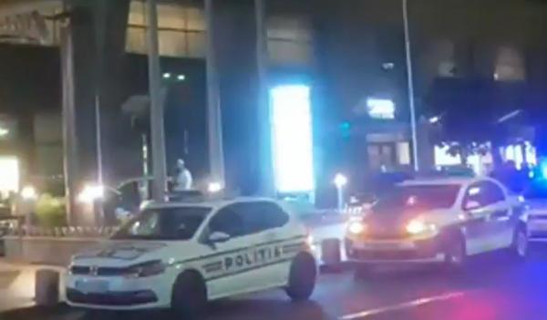 Poliţia, chemată la hotelul în care este cazat Jean Claude Van Damme. Martorii susțin că actorul ar fi refuzat să părăsească sala de fitness după ora închiderii