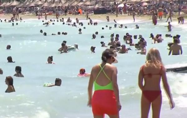 Vama Veche s-a întors la viaţa de noapte de dinainte de pandemie: "Vama ţi-o faci tu cum vrei"