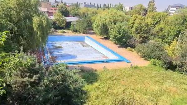 Ștrandul Giulești a devenit loc de joacă pentru vulpi și șobolani, Primăria susține că se efectuează reparații: "Nici nu mai vin să cureţe"