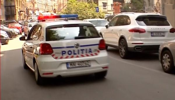 Un poliţist clujean este cercetat disciplinar după ce a provocat un accident. Ministrul de Interne i-a sistat concediul de odihnă