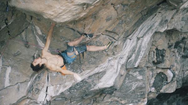 Noua probă de escaladă sportivă, debut grandios la Tokyo. Cel mai bun căţărător din lume luptă să ajungă în vârful podiumului