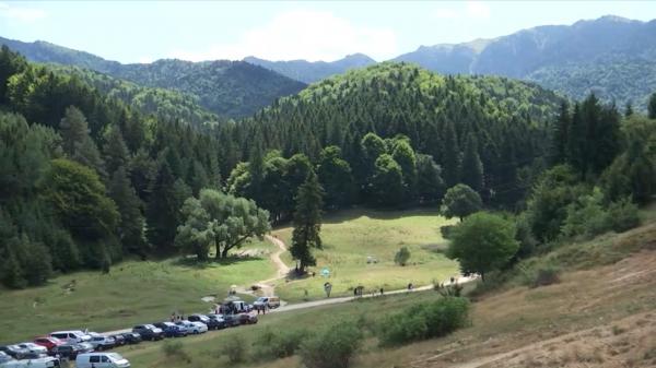 Traseu de poveste în cea mai frumoasă zonă a ţării, lângă Cabana Dâmbul Morii