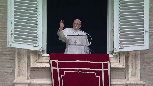 Ameninţare pentru Papa Francisc. Un plic cu trei gloanţe şi un mesaj a fost descoperit de un lucrător la poştă