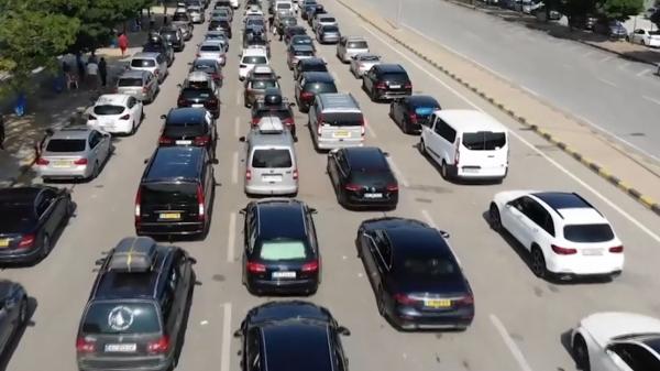 Turcia, zonă roşie. Turiştii români au stat la cozi kilometrice după ce şi-au scurtat concediile