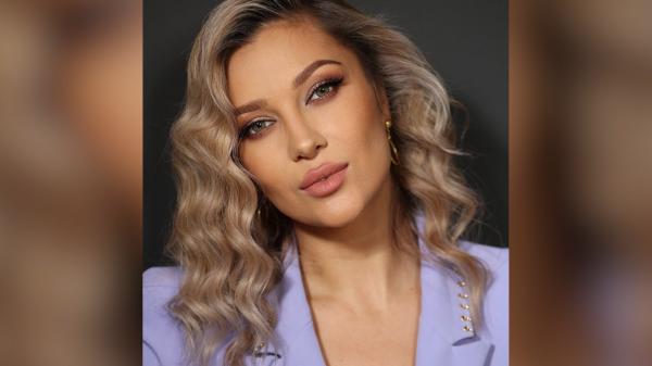 Lora trece de la muzică la cinematografie. Cântăreaţa va juca un rol în filmul "Pup-o mă! 2 – Mireasă Nebună"