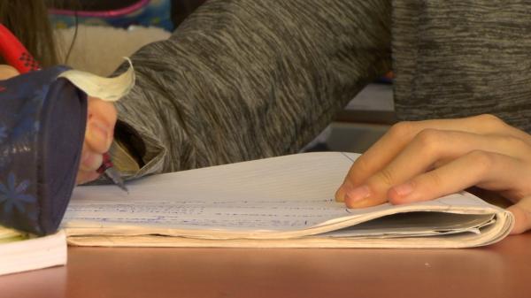 BAC de toamnă, proba de fraudă. Unii elevi şi-au împărţit subiectele şi rezolvările pe Facebook: s-au ales cu dosare penale după ce poliţiştii au văzut postările