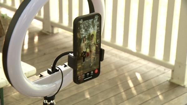 Secretul pentru a avea succes pe TikTok. Chiar şi Armata României sau Ministerul Educaţiei au conturi cu sute de mii de urmăritori