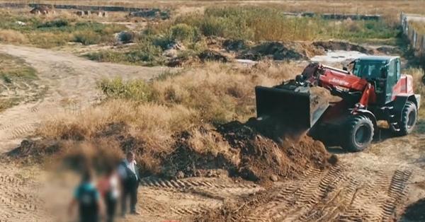 Comisarii Gărzii de Mediu au mers în control la ferma din Galaţi cu mii de păsări moarte şi îngropate, după dezvăluirile Observator. Dezastrul descoperit este peste aşteptări