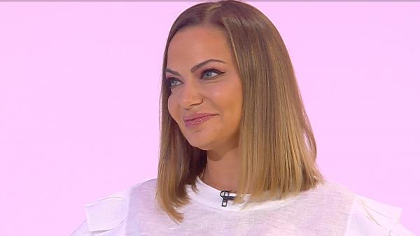 Andreea  Antonescu particpă pentru a doua oară la "Splash". Artista continuă antrenamentele chiar şi după accidentare