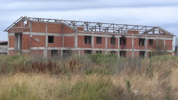 Ceea ce ar fi trebuit să fie un campus ultra-modern riscă să ajungă în paragină, în Nădlac. Investiţie de 17 milioane de lei
