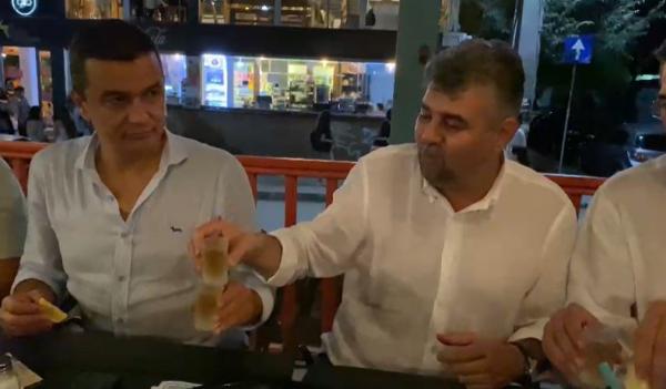 PSD-iștii s-au distrat în Vama Veche. După o încălzire cu shoturi de tequila, politicienii din Opoziție au dansat toată noaptea în cluburi