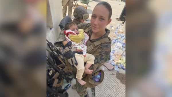 Femeia soldat, simbolul eforturilor de evacuare ale Armatei SUA din Afganistan, a fost ucisă de ISIS în atacul sinucigaş de la aeroport