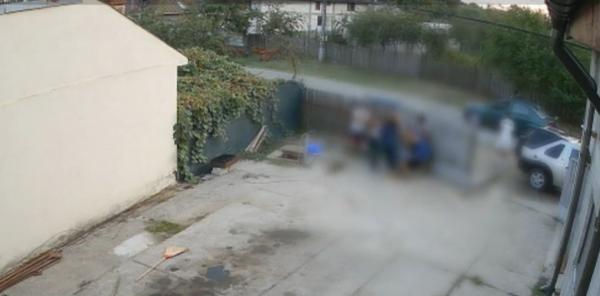 EXCLUSIV. Pădurarul bătut de hoții de lemne din Dâmbovița spune că polițiștii îi cunosc bine pe atacatori. Colegul victimei susține că agenții nu se implică