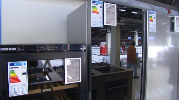 S-a schimbat etichetarea becurilor. Experţii oferă sfaturi pentru reducerea facturii la energie