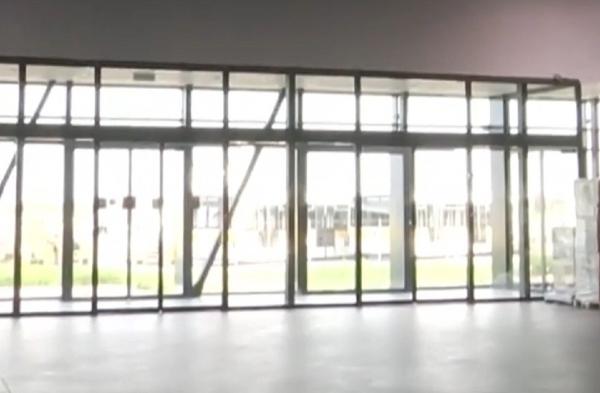 Aeroportul Internațional din Timișoara va putea gestiona un flux ridicat de turişti. Noul terminal pentru sosiri externe a fost finalizat recent