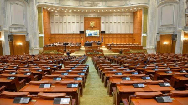 Moţiunea de cenzură USR PLUS - AUR a fost blocată. Şedinţa Birourilor Permanente reunite, convocată marţi, pentru a patra oară