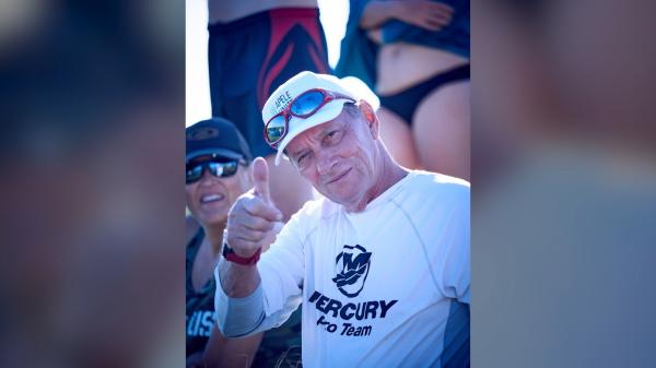 Înmormântarea lui Ivan Patzaichin va avea loc marți, la Cimitirul Bellu. Zeci de oameni i-au adus un ultim omagiu la la clubul sportiv Dinamo