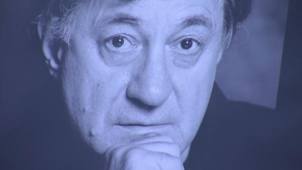 Trupul neînsufleţit al lui Ion Caramitru, depus la o biserică din Bucureşti. Marele maestru, înmormântat pe Aleea Artiştilor de la Cimitirul Bellu