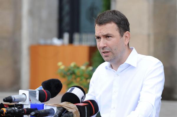 Cătălin Drulă, la bilanţul de la Ministerul Transportului: "Da, Florine, s-a terminat. Te agăţi de putere, dar România nu te mai vrea"