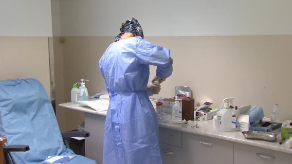 Spitalele încep să intre în acelaşi regim ca în starea de urgenţă: Spitalul de Boli Infecţioase din Iaşi redevine exclusiv COVID