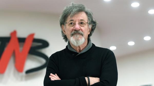 Ion Caramitru, despărţire emoţionantă de cei care l-au admirat şi iubit. Teatrul Naţional din Bucureşti, neîncăpător pentru mesajele de "Rămas bun!"