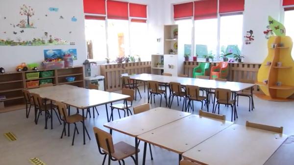 Săli de clasă ultramoderne, cu mobilier nou şi tehnică de ultimă generaţie, la școala din comuna ieșeană Butea