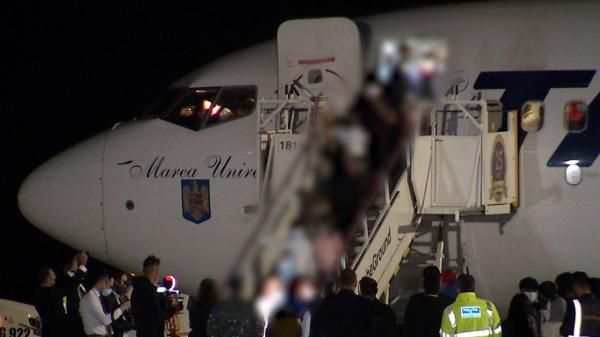 Afganii aduşi în România şi care nu au permis de şedere temporară, cazaţi într-un centru de azil din Galaţi 