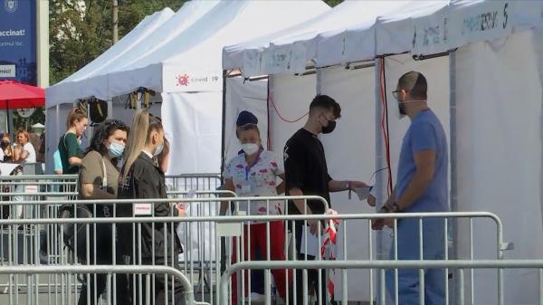 Poliţiştii cercetează dacă s-a intrat la Untold fără vaccin sau test COVID. Brăţări de triaj, furate şi vândute de o femeie cu 25 de lei bucata