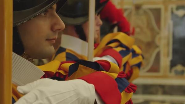 Garda elvețiană, cea mai mică armată din lume, se pregătește să recruteze și femei