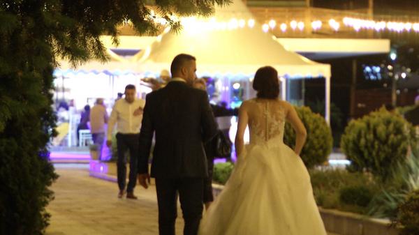 Viitorii miri ar putea recurge la soluţii pe ultima sută de metri: Să-şi mute nunţile în localităţile unde incidenţa este sub 3 la mie