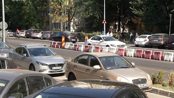 O gafă uluitoare va întârzia pasajul Ghica cu 2 luni. Şoferii sunt sideraţi: "Şi-au bătut joc de noi"