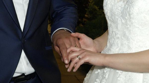 Amendă pentru nuntă în pandemie, anulată de instanţă. Judecătorul spune că nu a fost nuntă, pentru că nu era atmosferă